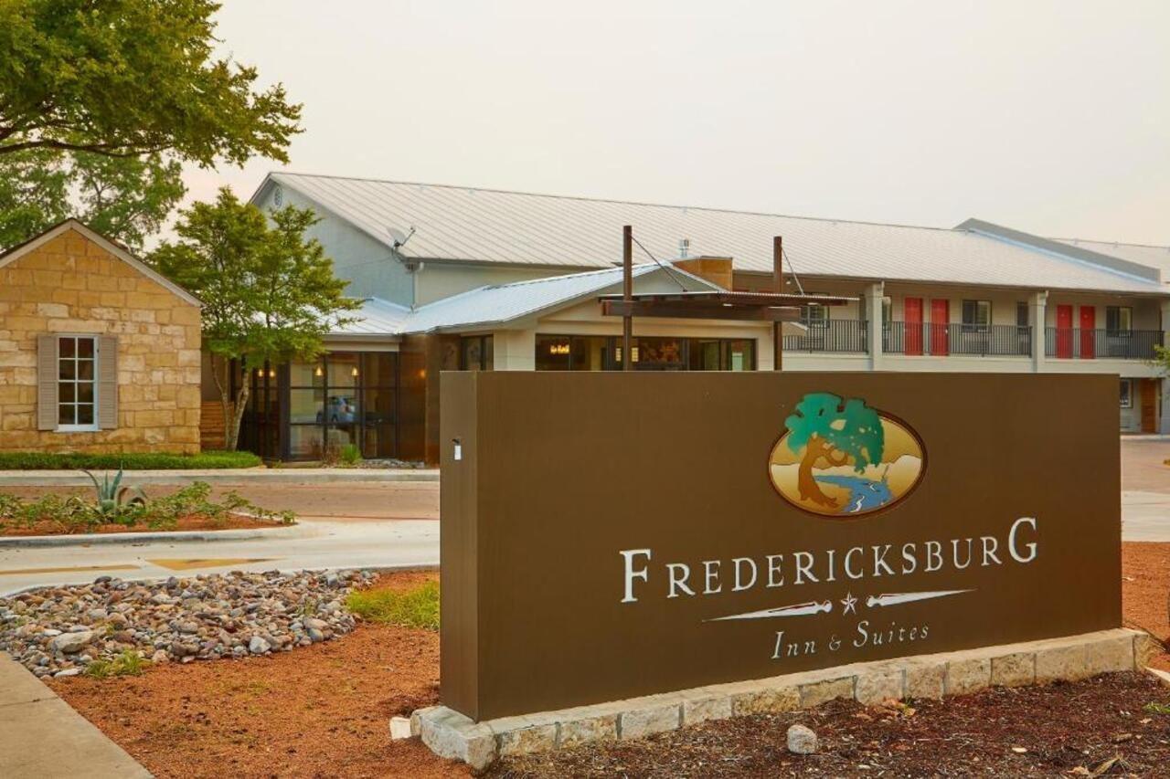 Fredericksburg Inn And Suites Exterior photo